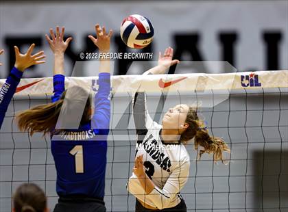Thumbnail 1 in Lindsay vs. Windthorst (UIL 2A Final) photogallery.