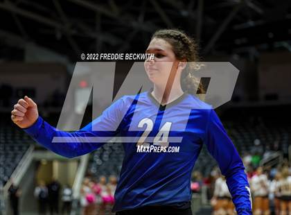 Thumbnail 1 in Lindsay vs. Windthorst (UIL 2A Final) photogallery.