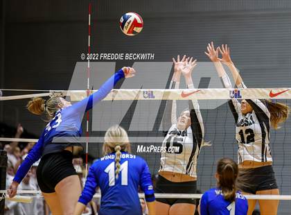 Thumbnail 3 in Lindsay vs. Windthorst (UIL 2A Final) photogallery.