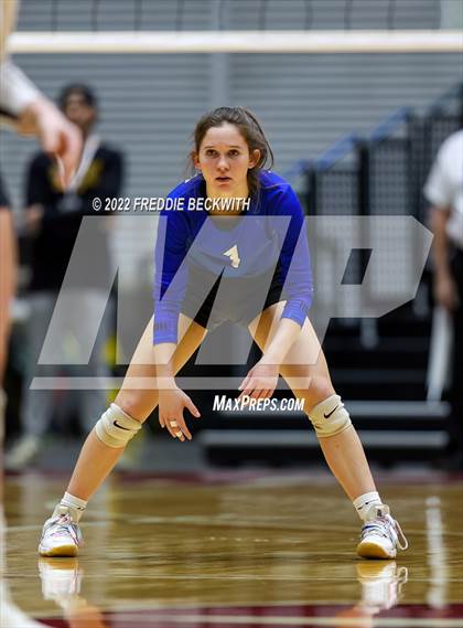 Thumbnail 3 in Lindsay vs. Windthorst (UIL 2A Final) photogallery.