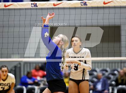 Thumbnail 1 in Lindsay vs. Windthorst (UIL 2A Final) photogallery.