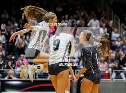 Thumbnail 1 in Lindsay vs. Windthorst (UIL 2A Final) photogallery.