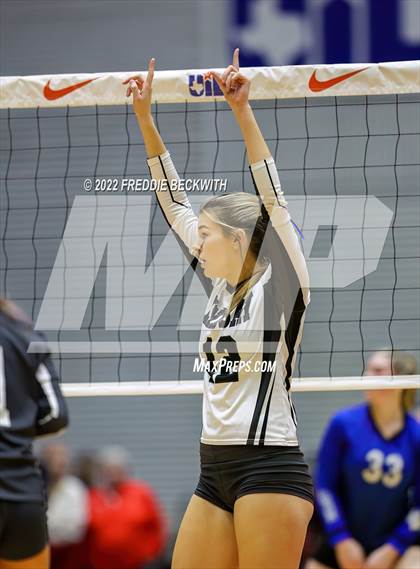 Thumbnail 2 in Lindsay vs. Windthorst (UIL 2A Final) photogallery.