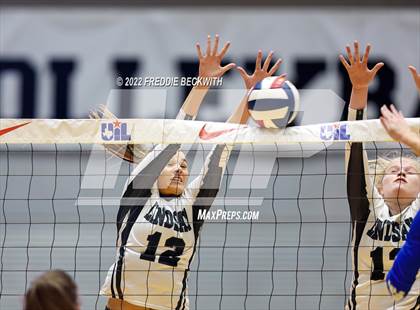Thumbnail 2 in Lindsay vs. Windthorst (UIL 2A Final) photogallery.