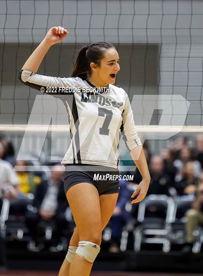 Thumbnail 1 in Lindsay vs. Windthorst (UIL 2A Final) photogallery.