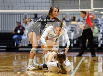 Thumbnail 2 in Lindsay vs. Windthorst (UIL 2A Final) photogallery.