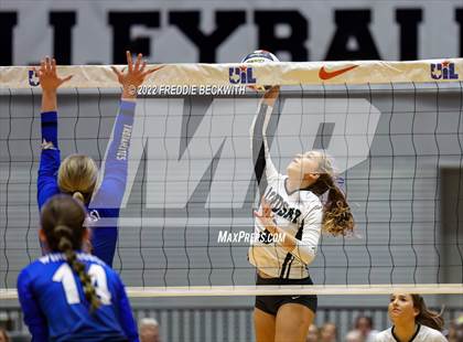 Thumbnail 3 in Lindsay vs. Windthorst (UIL 2A Final) photogallery.