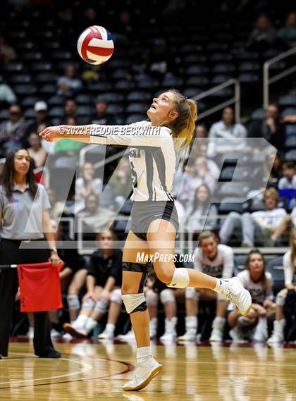 Thumbnail 1 in Lindsay vs. Windthorst (UIL 2A Final) photogallery.
