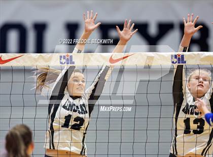 Thumbnail 1 in Lindsay vs. Windthorst (UIL 2A Final) photogallery.