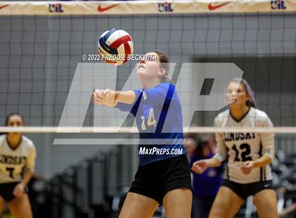 Thumbnail 2 in Lindsay vs. Windthorst (UIL 2A Final) photogallery.