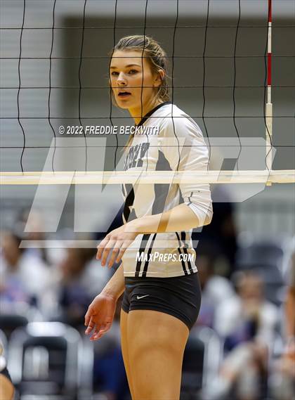 Thumbnail 3 in Lindsay vs. Windthorst (UIL 2A Final) photogallery.