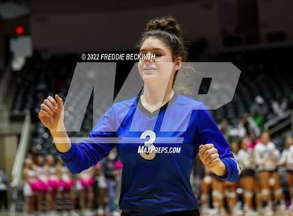 Thumbnail 3 in Lindsay vs. Windthorst (UIL 2A Final) photogallery.