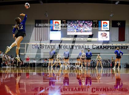 Thumbnail 2 in Lindsay vs. Windthorst (UIL 2A Final) photogallery.