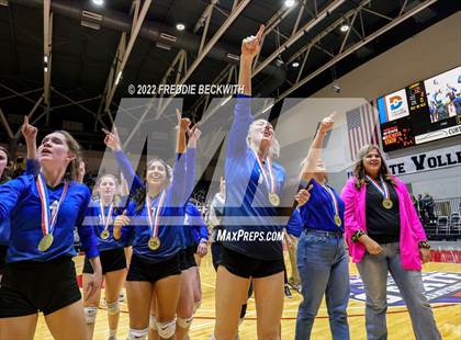 Thumbnail 1 in Lindsay vs. Windthorst (UIL 2A Final) photogallery.