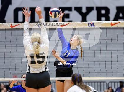 Thumbnail 3 in Lindsay vs. Windthorst (UIL 2A Final) photogallery.