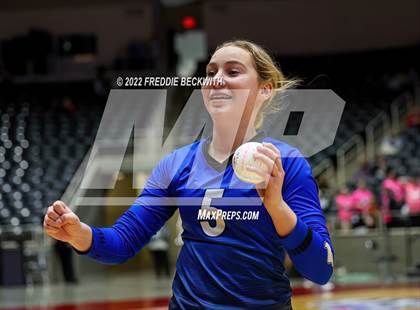 Thumbnail 1 in Lindsay vs. Windthorst (UIL 2A Final) photogallery.