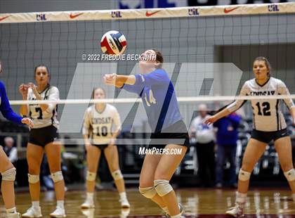 Thumbnail 1 in Lindsay vs. Windthorst (UIL 2A Final) photogallery.