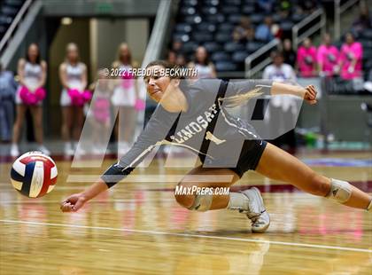 Thumbnail 3 in Lindsay vs. Windthorst (UIL 2A Final) photogallery.