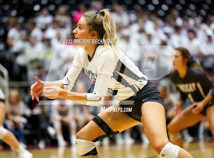 Thumbnail 1 in Lindsay vs. Windthorst (UIL 2A Final) photogallery.