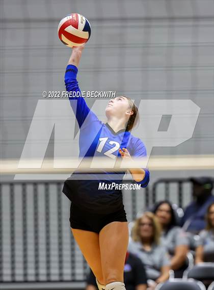 Thumbnail 2 in Lindsay vs. Windthorst (UIL 2A Final) photogallery.