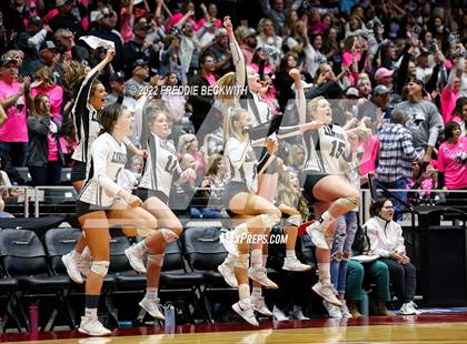 Thumbnail 1 in Lindsay vs. Windthorst (UIL 2A Final) photogallery.