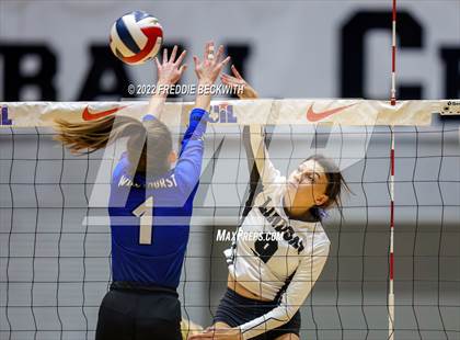 Thumbnail 3 in Lindsay vs. Windthorst (UIL 2A Final) photogallery.