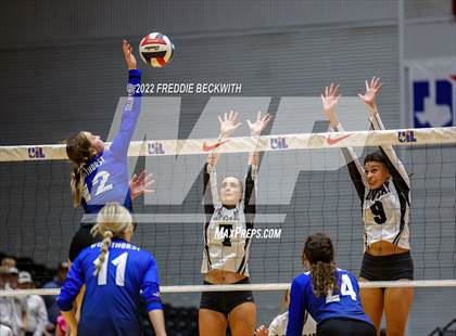 Thumbnail 2 in Lindsay vs. Windthorst (UIL 2A Final) photogallery.