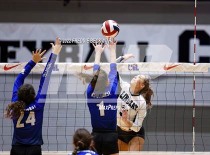 Thumbnail 1 in Lindsay vs. Windthorst (UIL 2A Final) photogallery.