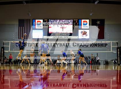 Thumbnail 3 in Lindsay vs. Windthorst (UIL 2A Final) photogallery.