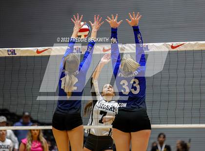 Thumbnail 1 in Lindsay vs. Windthorst (UIL 2A Final) photogallery.