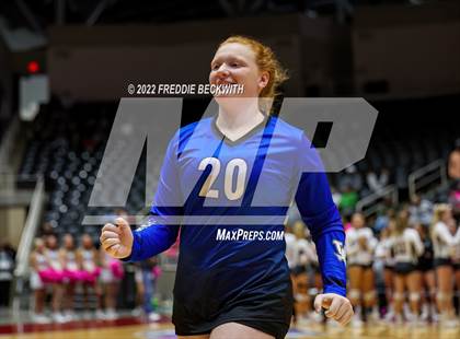 Thumbnail 1 in Lindsay vs. Windthorst (UIL 2A Final) photogallery.