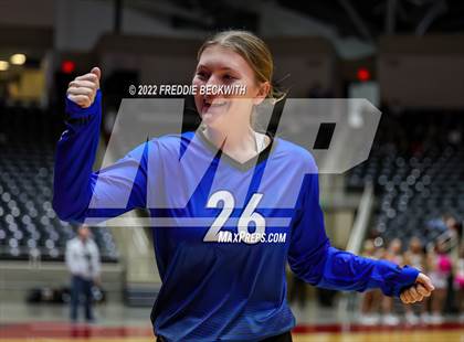 Thumbnail 1 in Lindsay vs. Windthorst (UIL 2A Final) photogallery.
