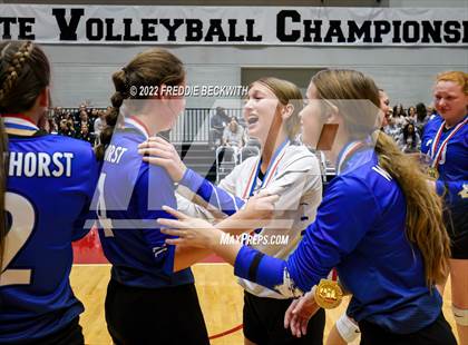 Thumbnail 3 in Lindsay vs. Windthorst (UIL 2A Final) photogallery.