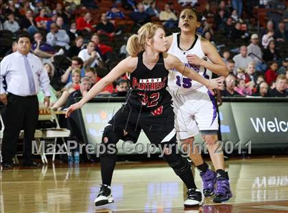 Thumbnail 2 in Knippa vs. Whitharral (UIL 1A Semifinal) photogallery.