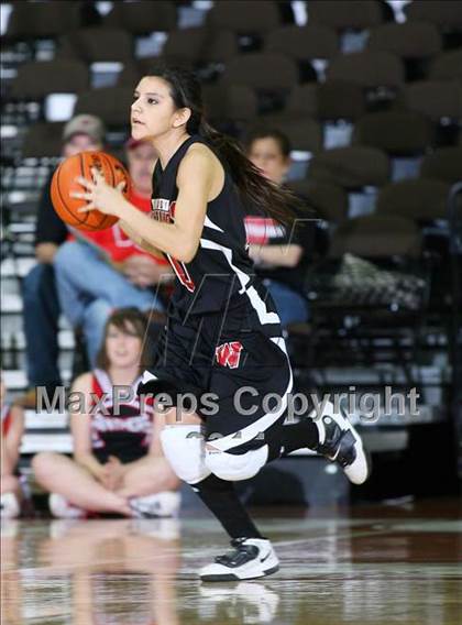Thumbnail 2 in Knippa vs. Whitharral (UIL 1A Semifinal) photogallery.