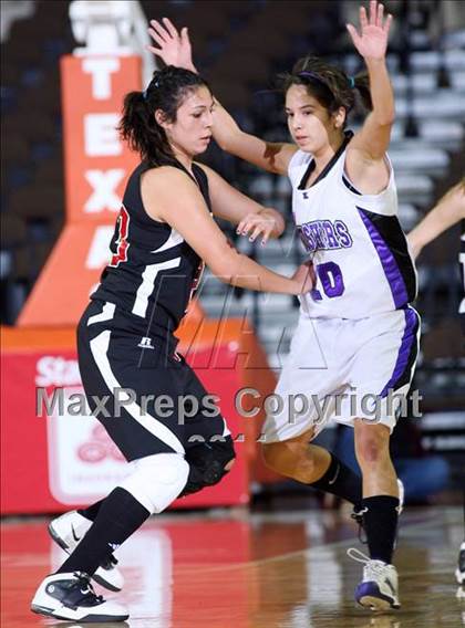 Thumbnail 2 in Knippa vs. Whitharral (UIL 1A Semifinal) photogallery.