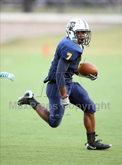 Thumbnail 1 in Connally @ Stony Point photogallery.