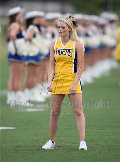 Thumbnail 1 in Connally @ Stony Point photogallery.