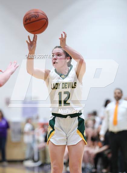 Thumbnail 3 in Portsmouth West vs North Adams (OHSAA D3 Regional Semifinal) photogallery.
