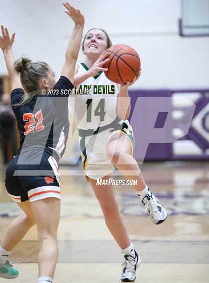 Thumbnail 1 in Portsmouth West vs North Adams (OHSAA D3 Regional Semifinal) photogallery.