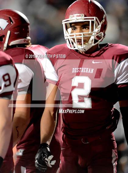 Thumbnail 2 in Destrehan vs. Landry-Walker (LHSAA 5A Semifinal) photogallery.