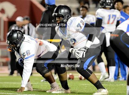 Thumbnail 1 in Destrehan vs. Landry-Walker (LHSAA 5A Semifinal) photogallery.