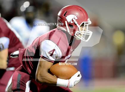 Thumbnail 3 in Destrehan vs. Landry-Walker (LHSAA 5A Semifinal) photogallery.