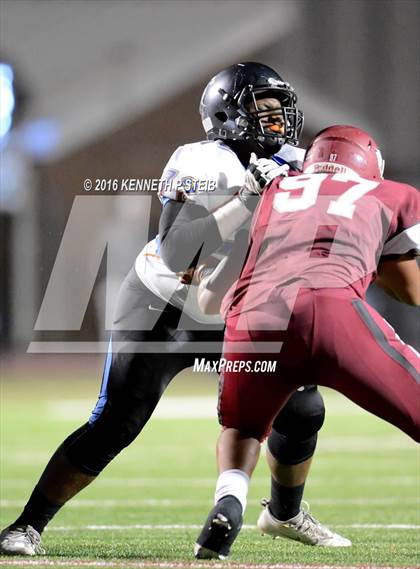 Thumbnail 1 in Destrehan vs. Landry-Walker (LHSAA 5A Semifinal) photogallery.