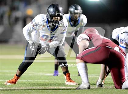 Thumbnail 3 in Destrehan vs. Landry-Walker (LHSAA 5A Semifinal) photogallery.