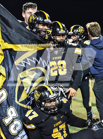 Thumbnail 2 in Marin Catholic vs. Bishop O'Dowd (CIF NCS D3 Final) photogallery.
