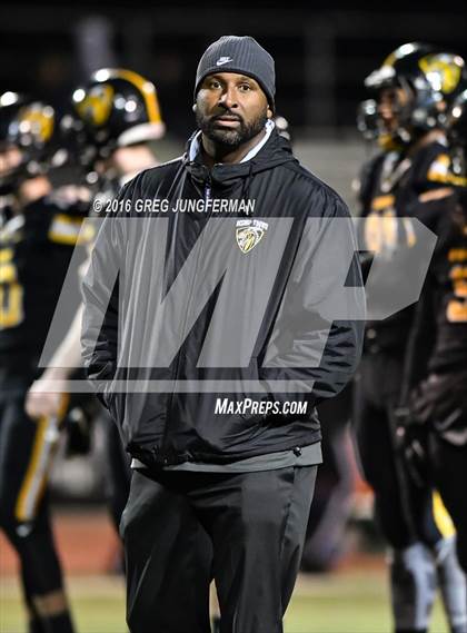 Thumbnail 1 in Marin Catholic vs. Bishop O'Dowd (CIF NCS D3 Final) photogallery.