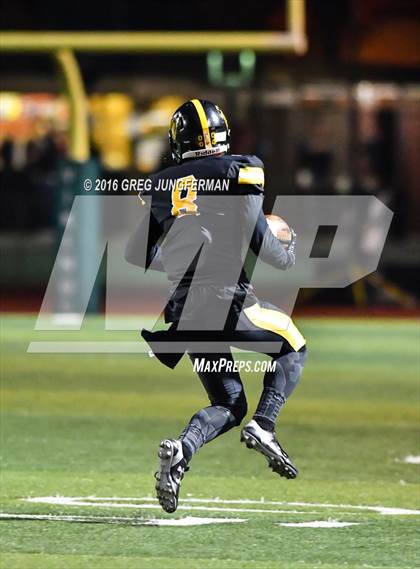 Thumbnail 3 in Marin Catholic vs. Bishop O'Dowd (CIF NCS D3 Final) photogallery.