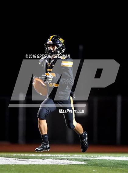 Thumbnail 3 in Marin Catholic vs. Bishop O'Dowd (CIF NCS D3 Final) photogallery.