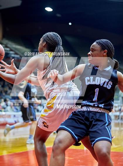 Thumbnail 1 in Clovis West vs. Clovis North (CIF CS D1 Final) photogallery.